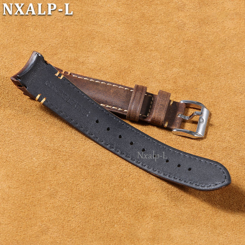 Curved End Bracelet Oil Wax Co - Luxury Watch Online recension och pris