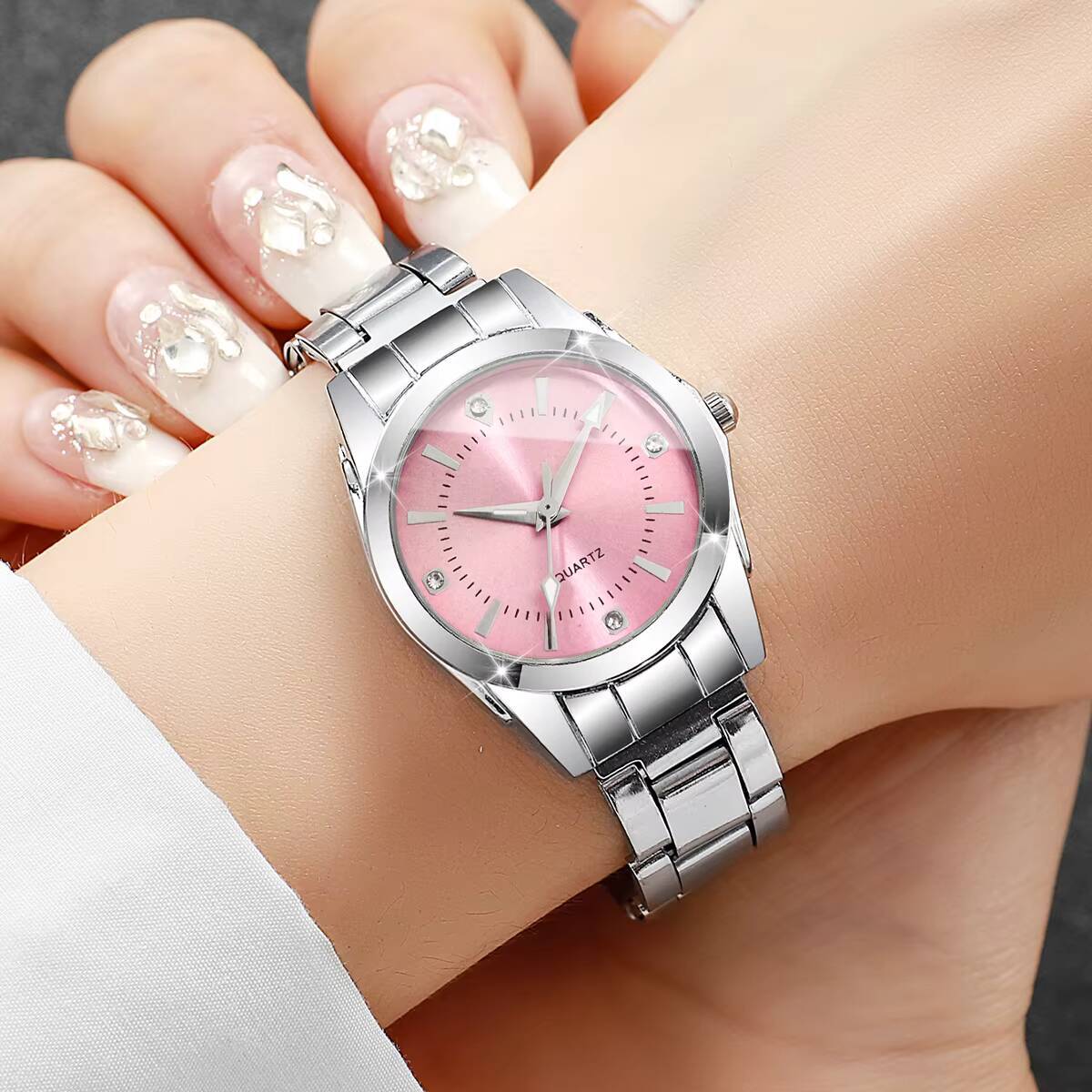 Luxury Rhinestone Women Watche - Luxury Watch Organizer recension och pris