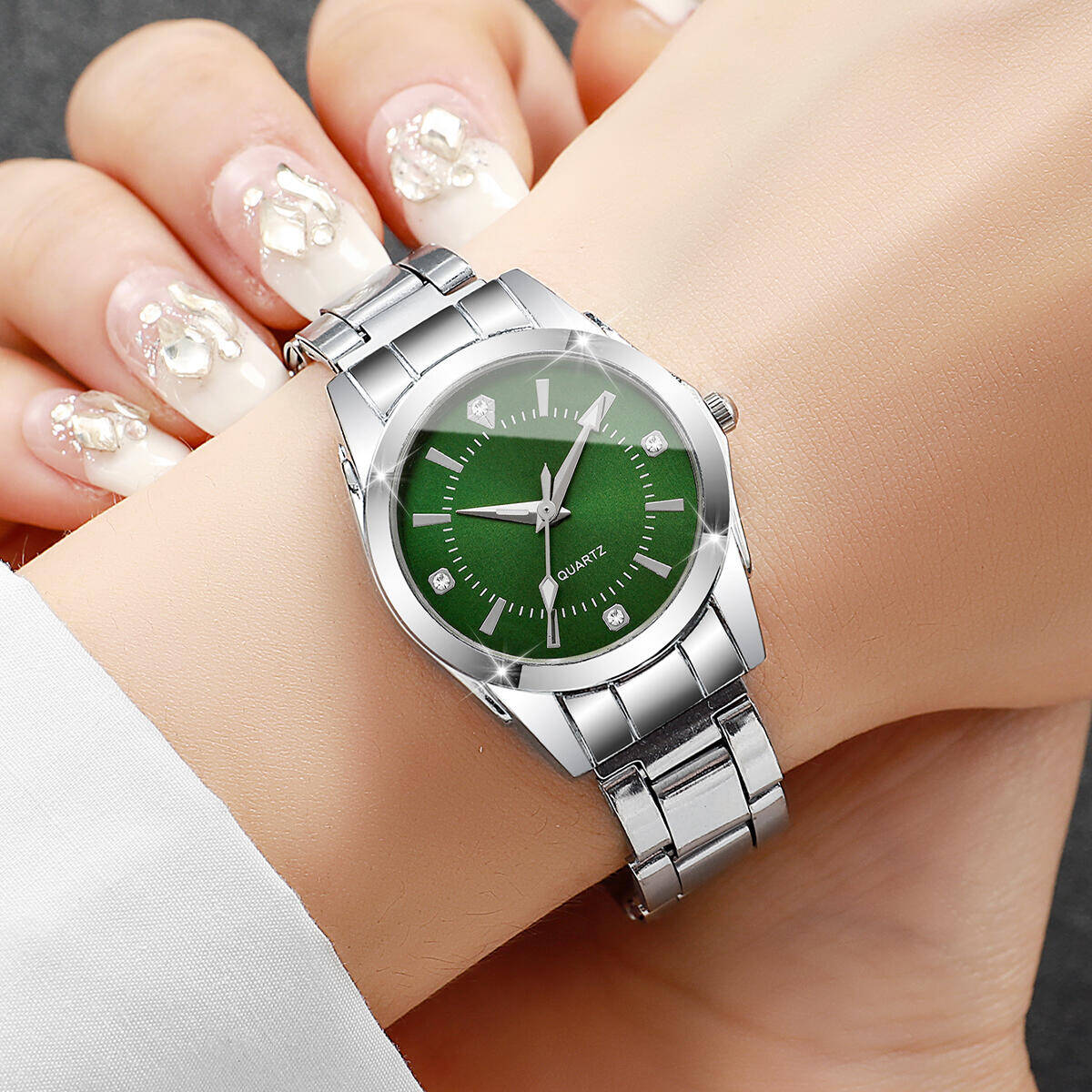 Luxury Rhinestone Women Watche - Luxury Watch Organizer recension och pris