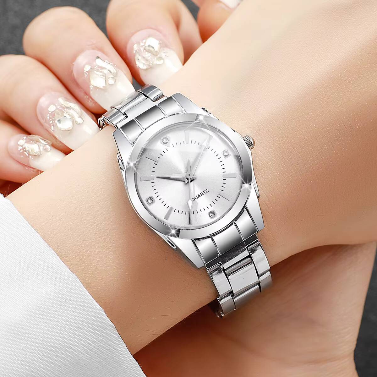 Luxury Rhinestone Women Watche - Luxury Watch Organizer recension och pris