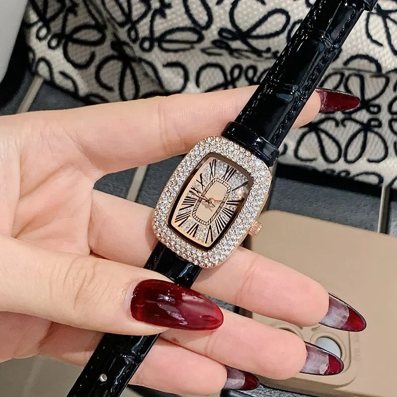 Trendy and fashionable women's - Luxury Watch Leather Strap recension och pris