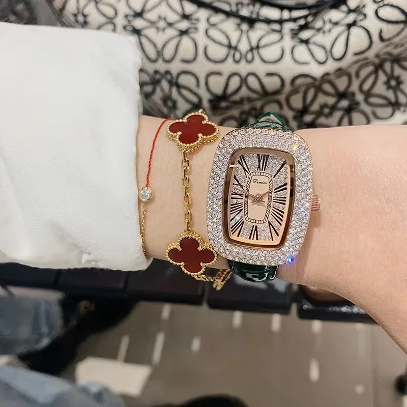 Trendy and fashionable women's - Luxury Watch Leather Strap recension och pris